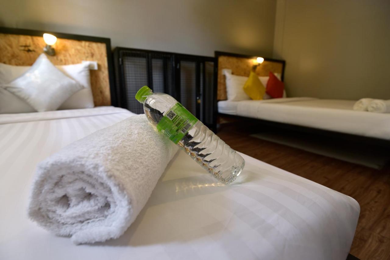 Ok Chic Phuket Hostel Bagian luar foto