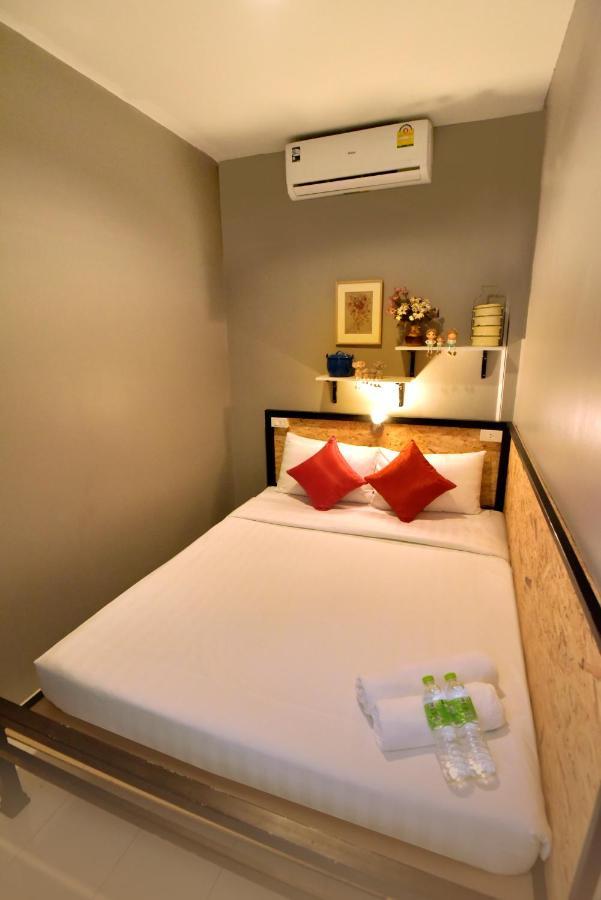 Ok Chic Phuket Hostel Bagian luar foto