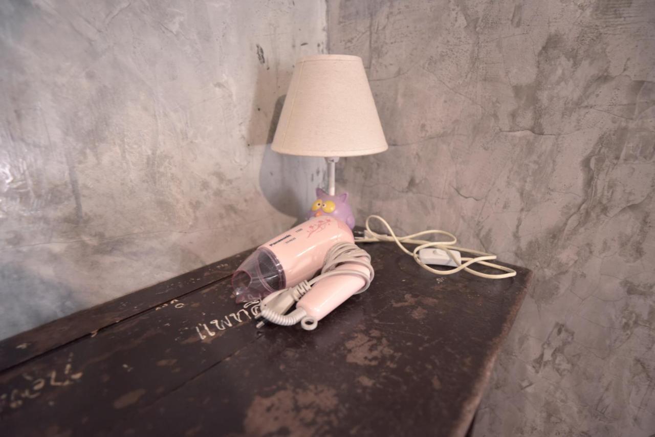 Ok Chic Phuket Hostel Bagian luar foto