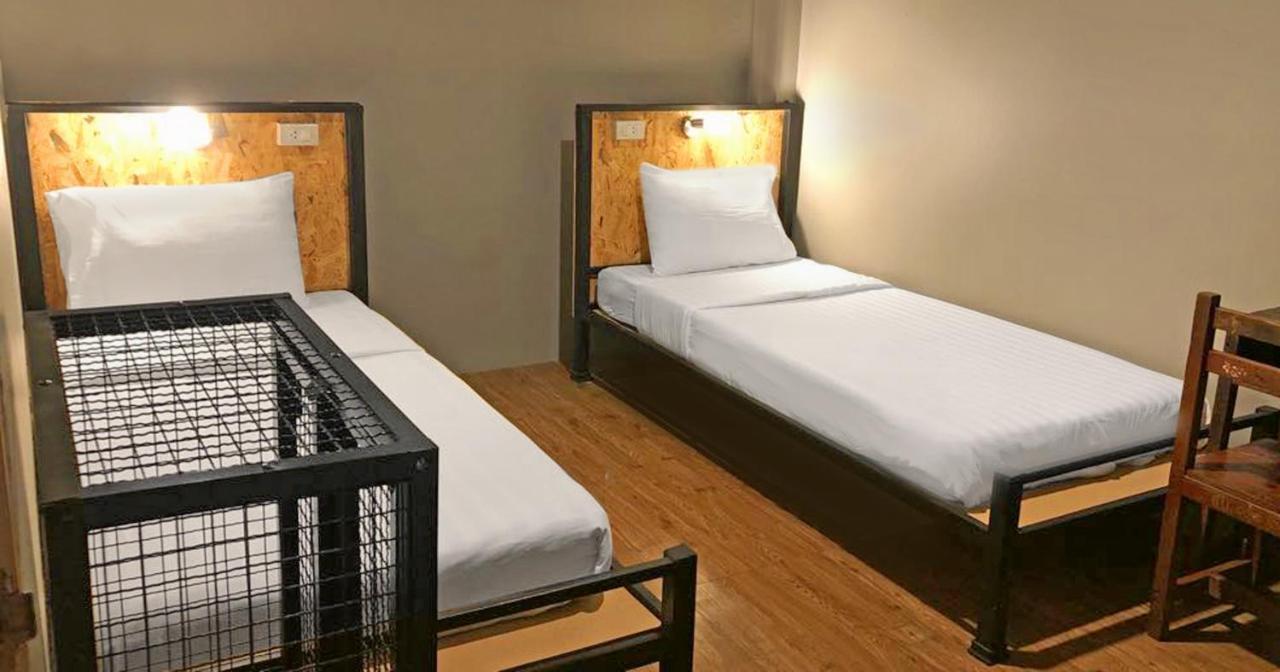 Ok Chic Phuket Hostel Bagian luar foto